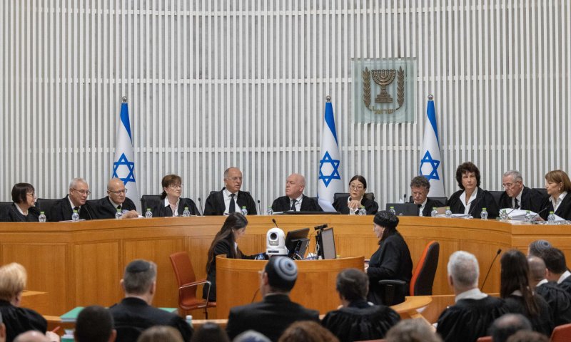 בג"ץ דחה את העתירות נגד עסקת החטופים