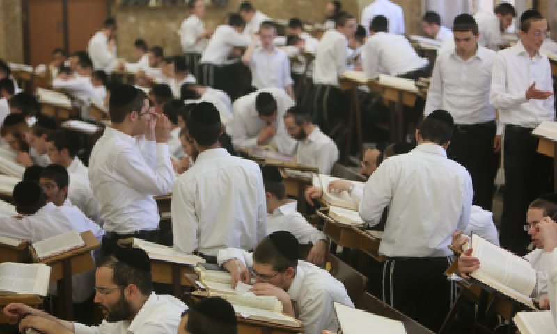 פרשת ויקהל: גם לומדי תורה צריכים לצאת לעבוד