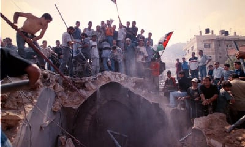 הרצחת וגם ירשת?! הפלסטינאים ירוויחו על שיפוץ מתחם קבר יוסף?!