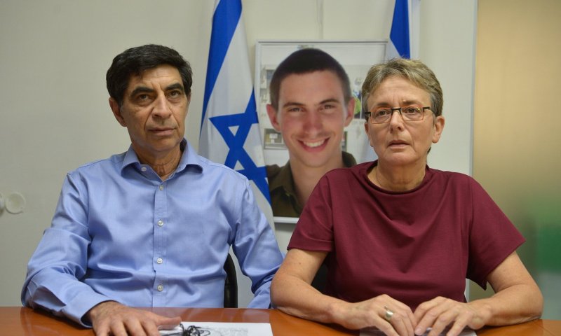 משפחת גולדין: "השיבו את הבנים לפני 'עסקת המאה'"