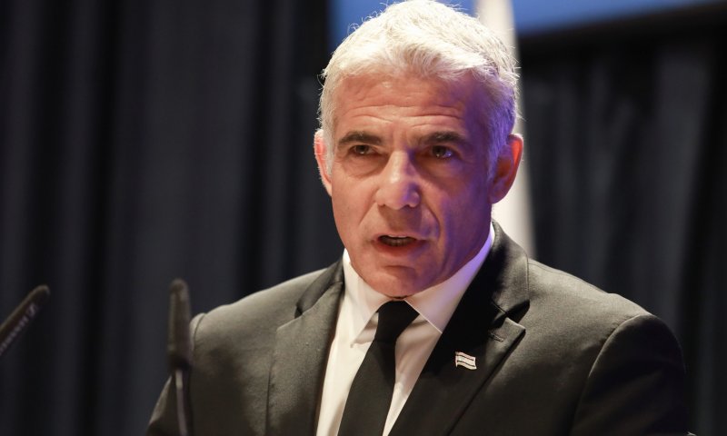 לפיד: "לא אתן שיעמידו לדין לוחם בצה"ל בשביל כפיים"