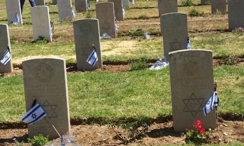 לאחר 99 שנה: טכס לחיילים בצבא הבריטי