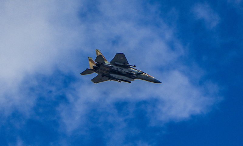 אש ללא הפסקה: לילה של תקיפות ברחבי לבנון. צפו