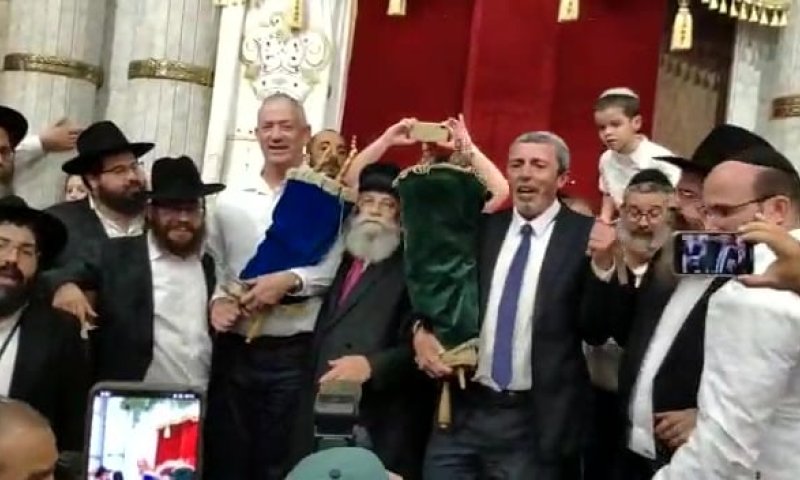 הרב רפי מציע את עצמו כמתווך בין גנץ לנתניהו