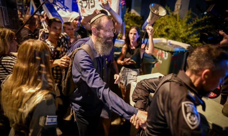 הרב יגאל מגיב: "אנשים נופלים להסתה ולשיסוי"