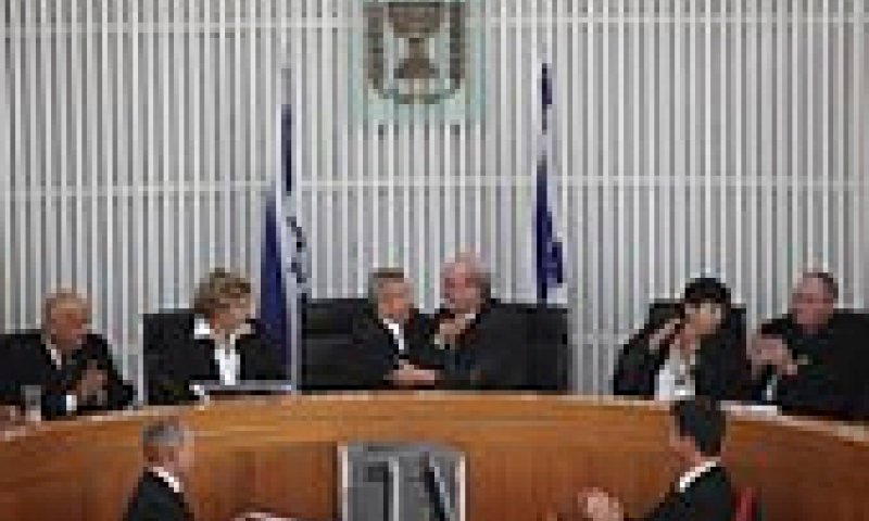 בייניש וגרוניס: בתי המשפט מלאים שופטים לא ראויים