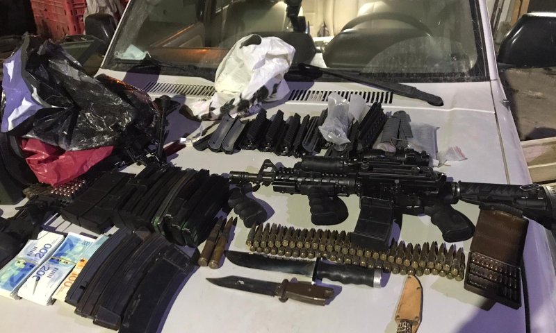 צפו: המשטרה איתרה נשק וכסף במזרח ירושלים