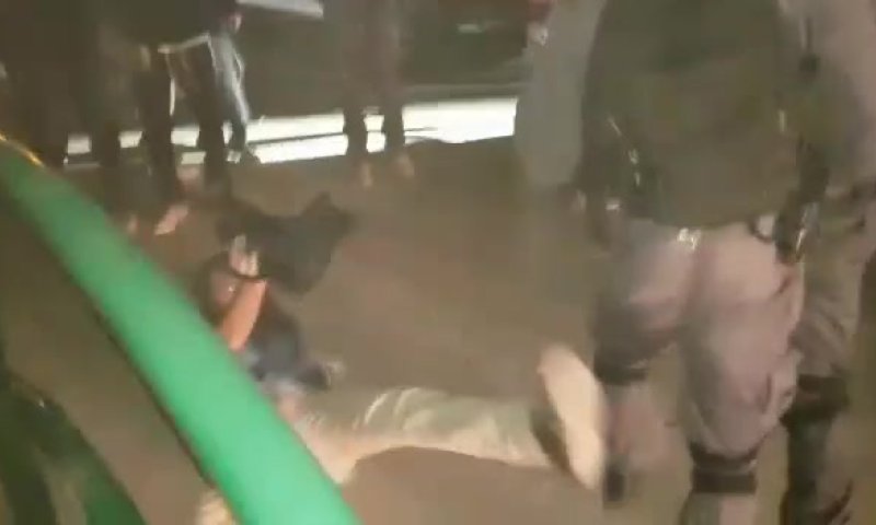 תיעוד: שוטרי יס"מ מכים צלם במהומות ביצהר