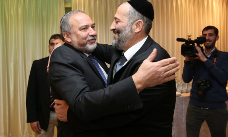 התרגיל המתוחכם של המפלגות החרדיות לליברמן