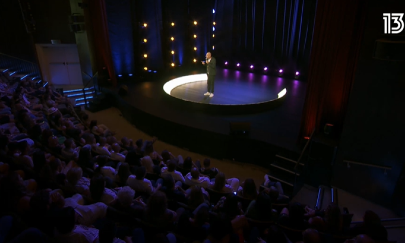 הסטנדאפיסט המוכר מגלה: "אני בן אדם מאמין". צפו