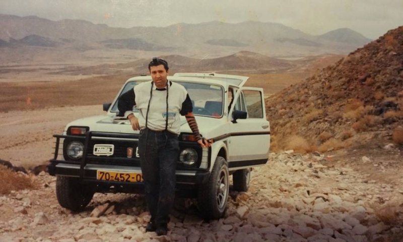 מחפשים קצה חוט: מי אתה 'עזרא לנדרובר'?