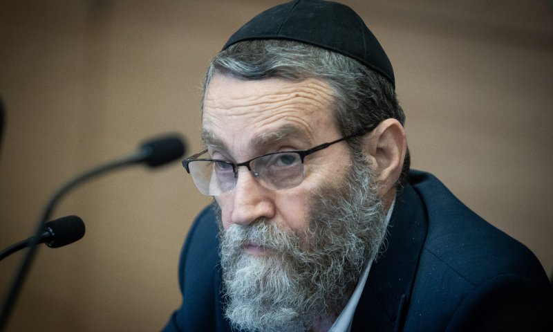 מתקפה חריפה נגד גפני: "מנותק, בושה וחרפה"