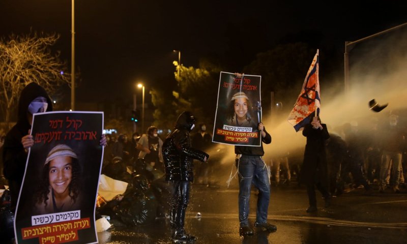 מעבר לחקר מות אהוביה, יש פה מחאה חשובה יותר