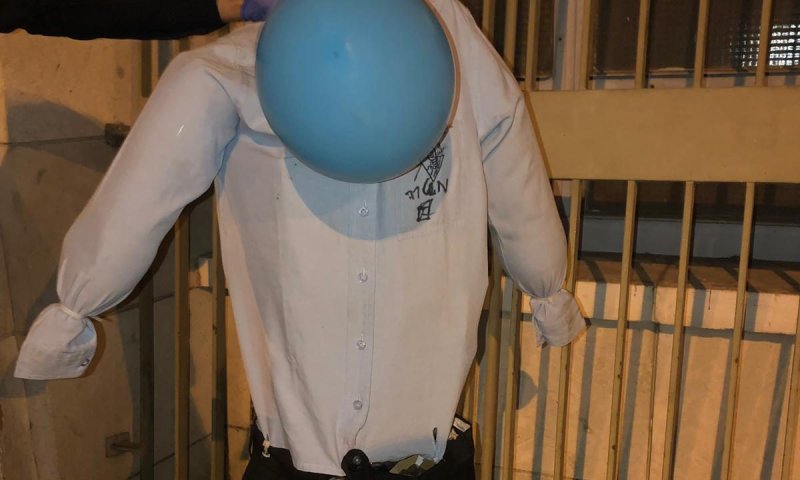 אויב חדש במאה שערים: בובת שוטר הוצבה בשכונה