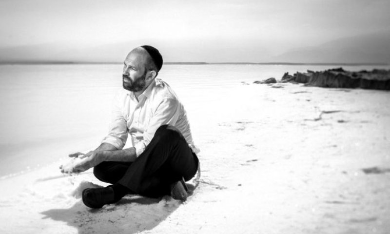 פותח את הלב: יונתן רזאל משיק סינגל חדש