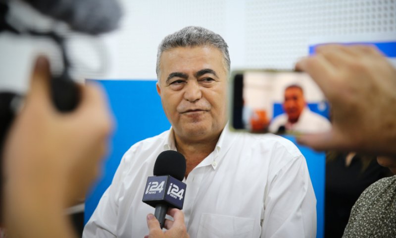 לא מוותר: ההצעה המפתה של נתניהו לעמיר פרץ