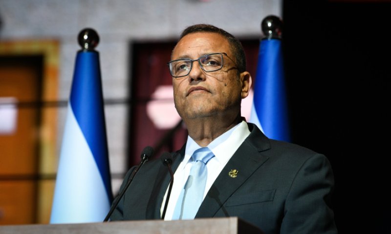 ליאון על הרב שטרנברג: הוביל בגאונותו העצומה