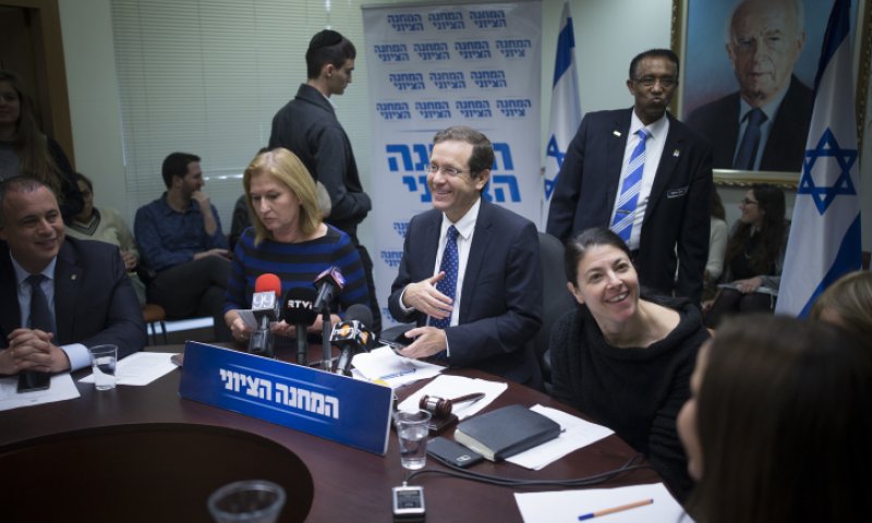 מתמודדת שמינית לראשות מפלגת העבודה?