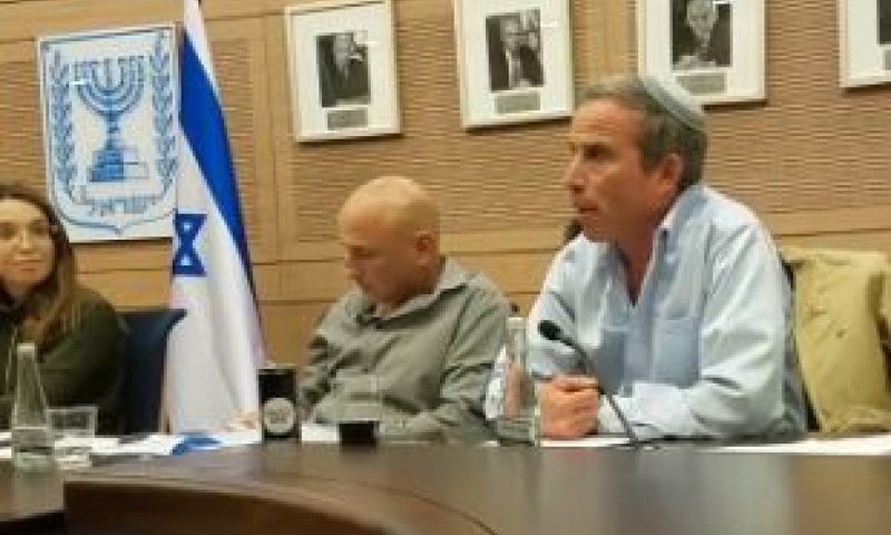 שטרן: פטור מטעמי דת? "זכותן של דתיות לא לשרת"