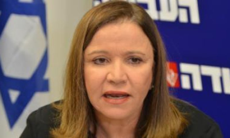 יחימוביץ': "קוראת ליועץ המשפטי לערער על זיכוי ליברמן"