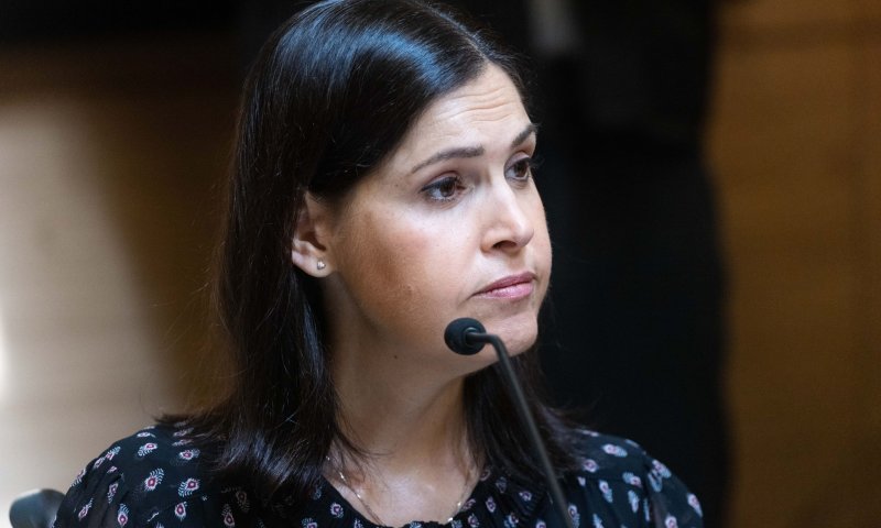 קארין אלהרר עוצרת את פיתוח חיפוש הגז הטבעי