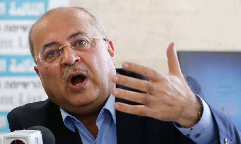 אחמד טיבי טוען: זו התמונה שגרמה למטח בצפון