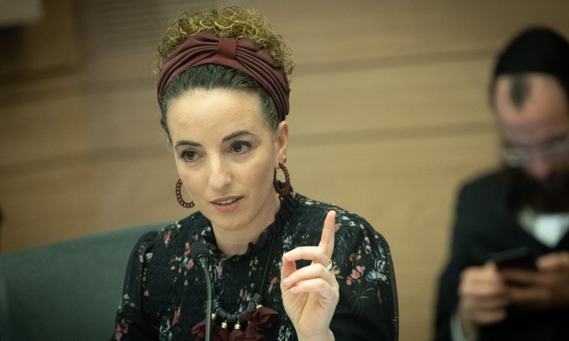 היועץ גוייס למילואים, לשכת השרה ביקשה לקצץ בשכרו