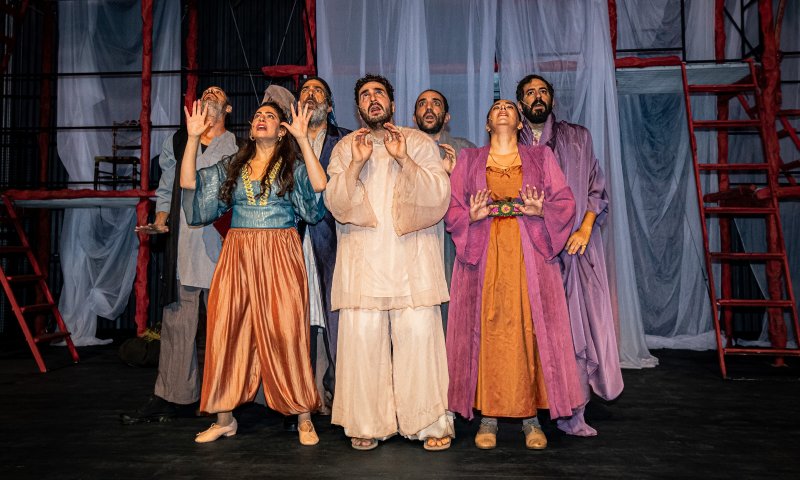 גאולה מודרנית: סיפורה של ספרו בתיאטרון דימונה