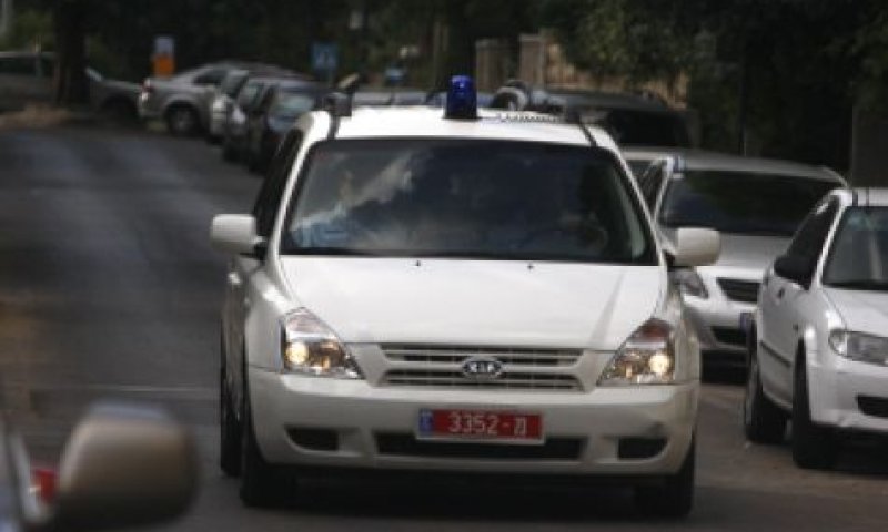 בכיר לשעבר בלשכת נתניהו נחקר ושוחרר למעצר בית