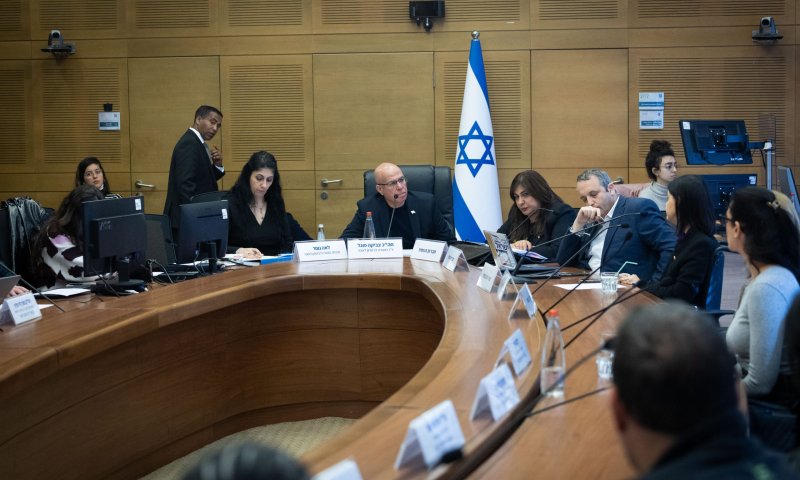 דיון בכנסת על ירי פצצות התאורה: "רק כתב אישום אחד הוגש"