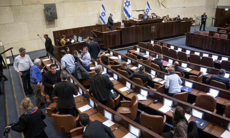 הכנסת הרגיעה את הרוחות ויצאה לפגרה של שבוע