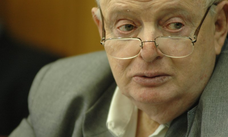 טומי היה מתבייש? יאיר שוב לא בדק בגוגל. צפו