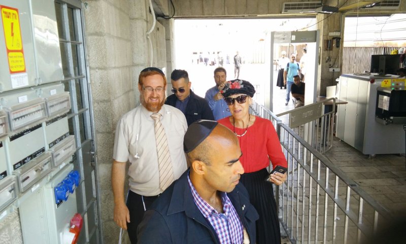 אבסורד: לתיירים מותר לעלות, לח"כים אסור