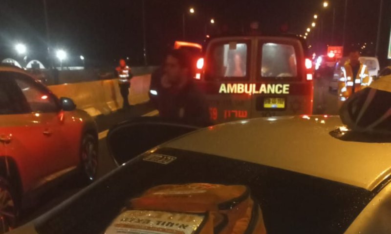 כביש 4: 14 פצועים בתאונת דרכים, שניים באורח קשה