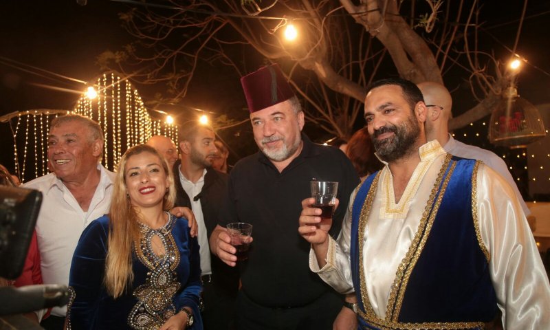 מעקיבא עד ניב סולטן: הסלבס חוגגים מימונה