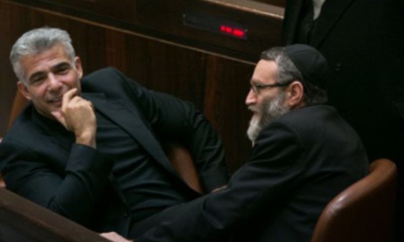 לפיד מעלה מחדש את חוק הגיוס: "לא רק לפראיירים"