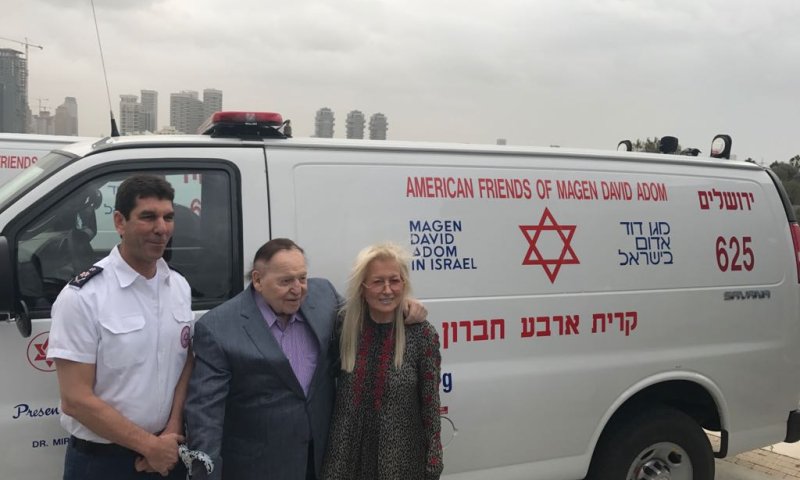 בתרומת אדלסון: מיליון דולר לטובת אמבולנסים ביו"ש