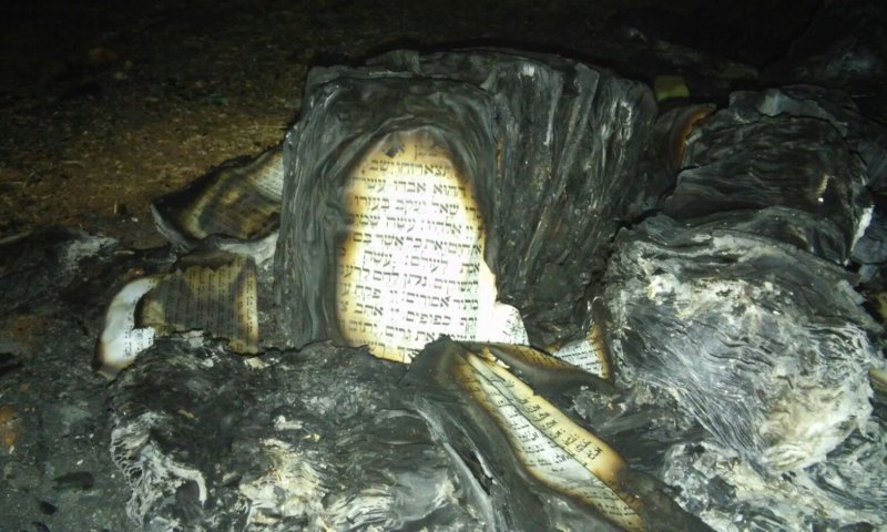 מזעזע: ערבים הציתו בית כנסת ליד כרמי צור