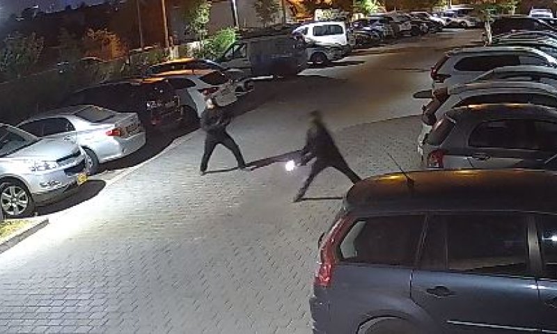 בקבוקי תבערה הושלכו לעבר בית של יהודים. צפו