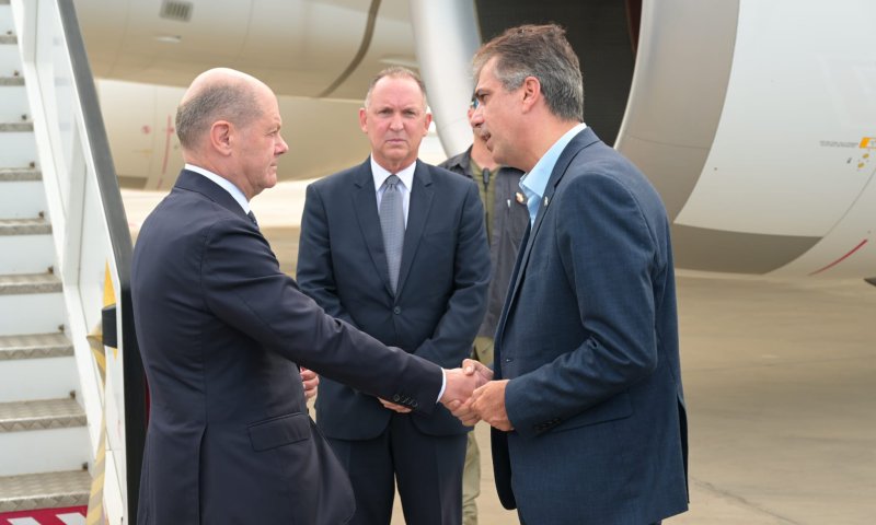 אלי כהן נפגש עם קנצלר גרמניה: 'להכחיד את חמאס'