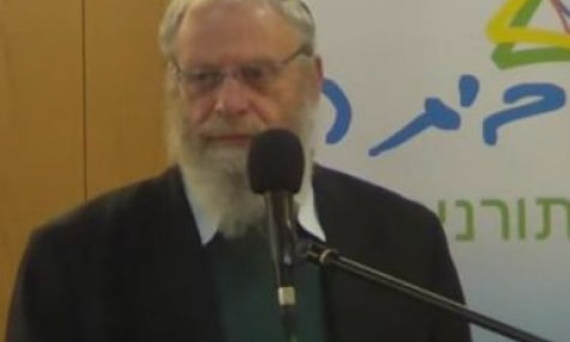 "מי הם המורים הבורים שלימדו את הנערים?"