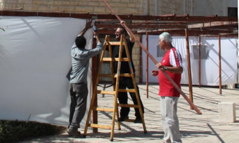 השכנים התנגדו, בית המשפט קבע: מותר לבנות סוכה