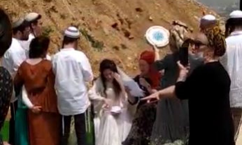 חתונה מרגשת בביתו של הרב אלי סדן בעלי. צפו