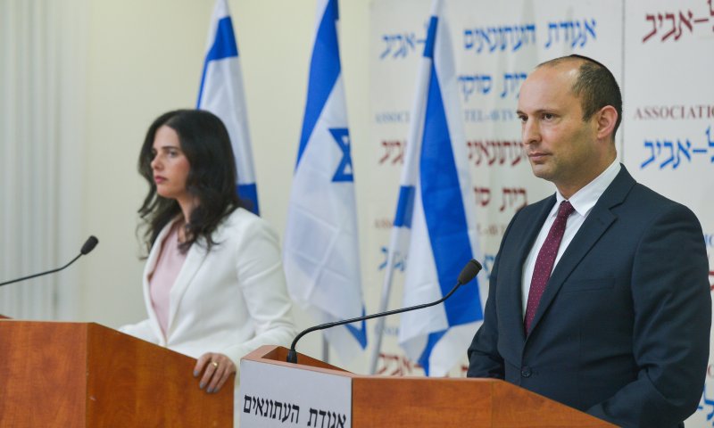 "לא לתת כסף לבנט עד לבדיקת חובות הבית היהודי"