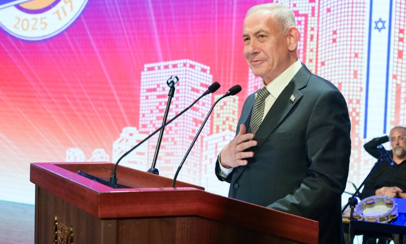 נתניהו חגג עם השרים בלוד והאשים: הפשיעה בגלל הייעוץ המשפטי