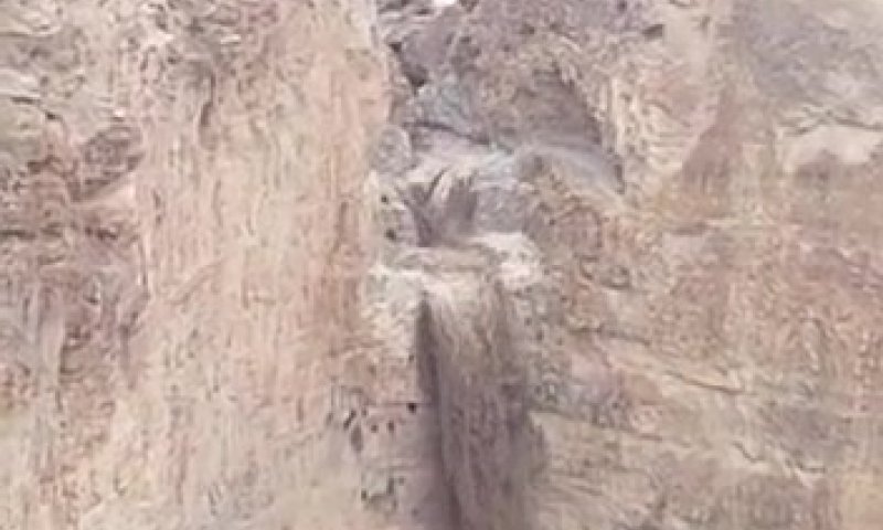 שטף מים אדיר | כך מתחיל שטפון. צפו