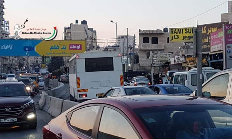 צפו:תקיפת אוטובוס החיילים שנכנס בטעות לקלנדיה