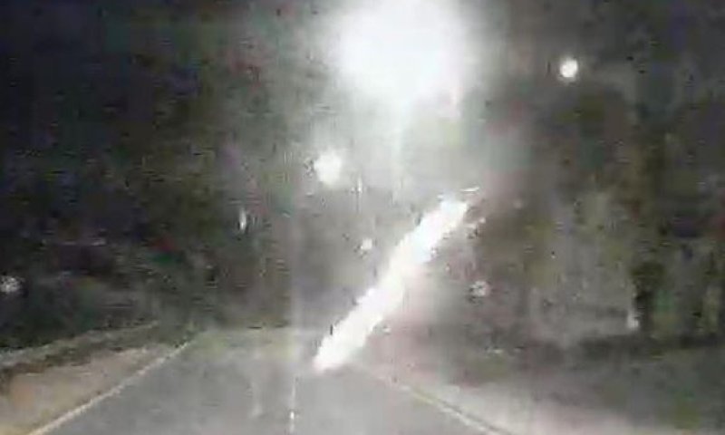 צפו: בקבוקי תבערה מושלכים לעבר רכב בשומרון