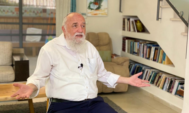 רבה של גוש קטיף לסרוגים: "היינו פסע ממלחמת אחים"