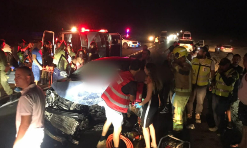 הרוג ושלושה פצועים בתאונה קשה בנגב